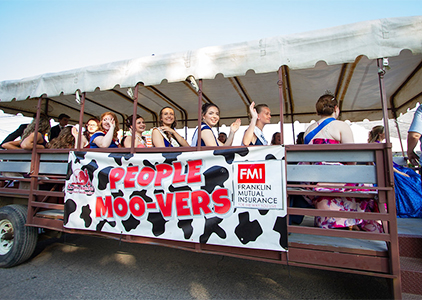 The Queens on the wagon